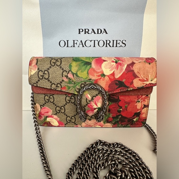 Gucci GG Supreme Monogram Blooms Super Mini Dionysus Shoulder Bag - Picture 4 of 9